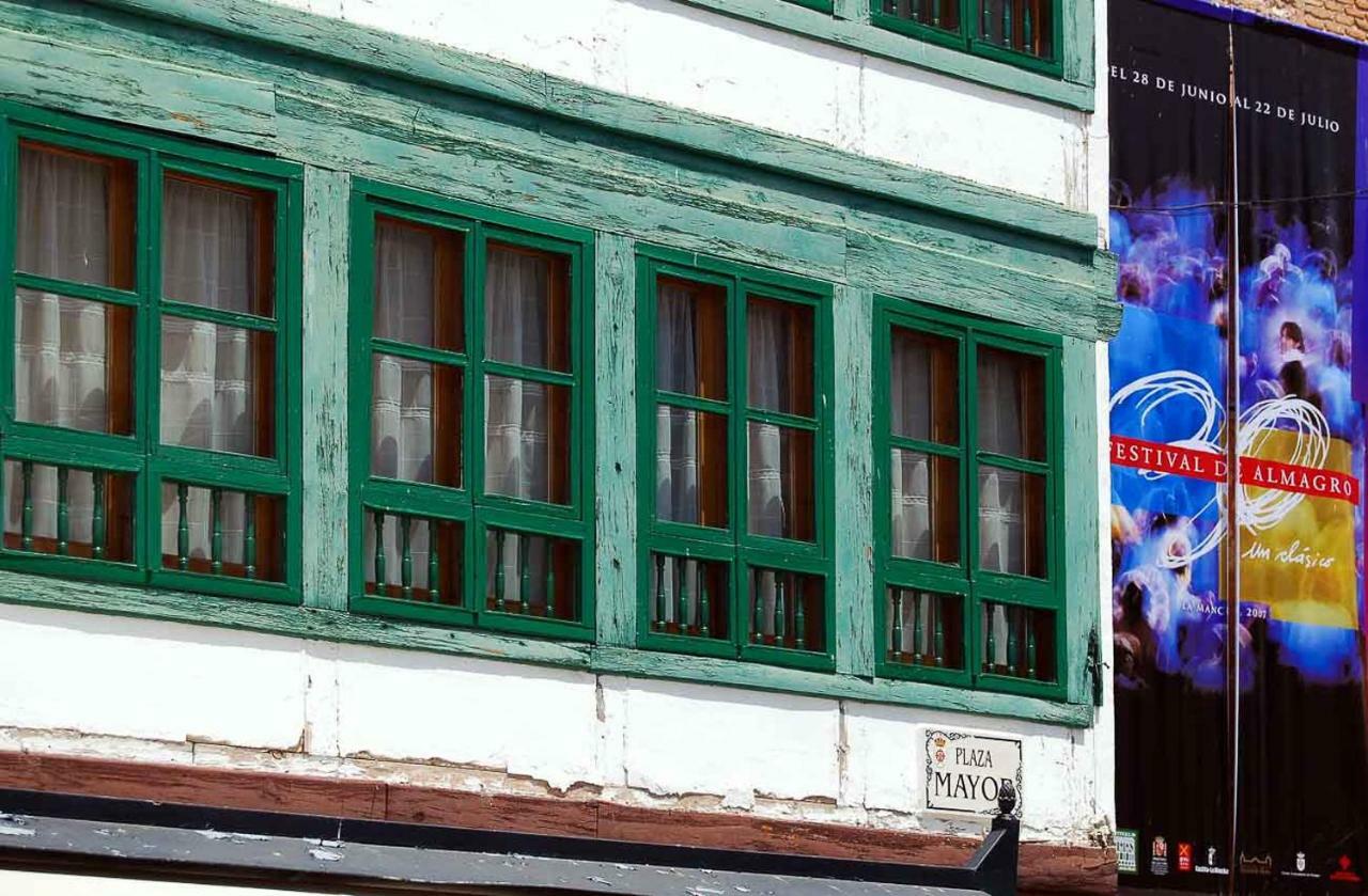El Ventanal De Almagro Apartment Luaran gambar